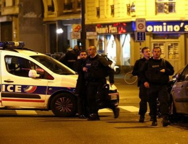 ΕΚΤΑΚΤΟ: Eνοπλος ισλαμιστής άνοιξε πυρ κατά αστυνομικών στο Παρίσι - Πληροφορίες για τρεις νεκρούς! (βίντεο)